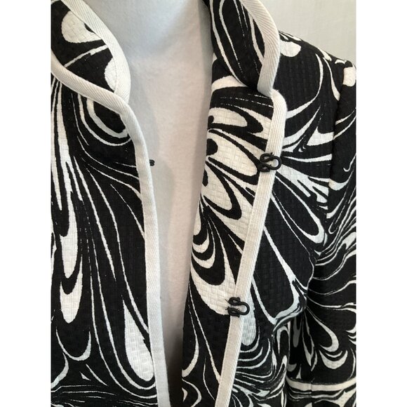 Chico's Floral Black/White Jacket Blazer size 1 Medium - Picture 3 of 6